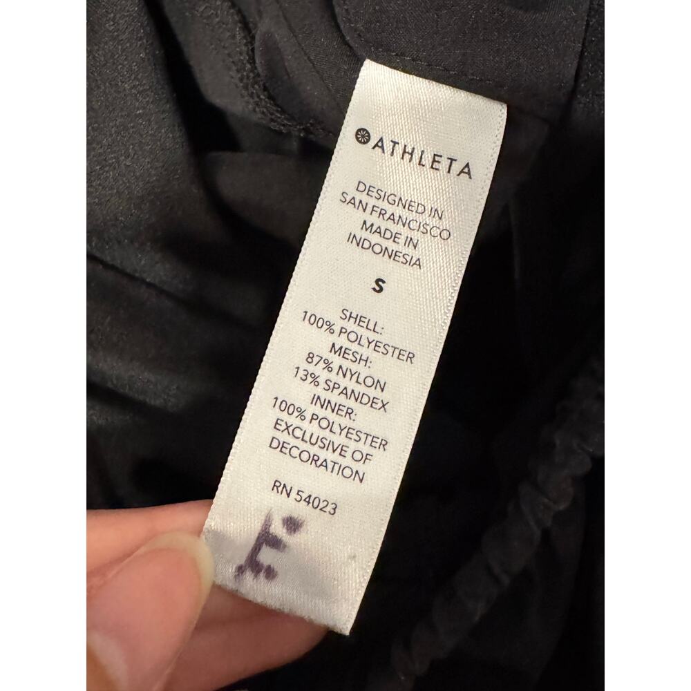 Athleta Women's Mesh Racer Run Short 4” Size Small - Picture 4 of 11